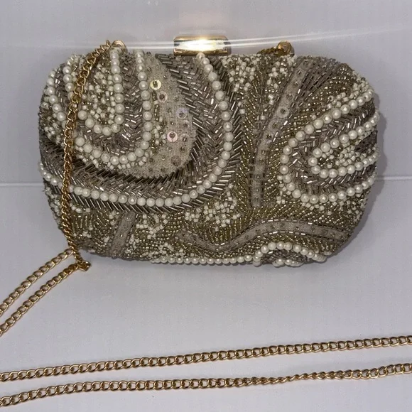Lulu’s Elegant Beaded Clutch w/ Gold Chain (worn once) - Picture 7 of 7